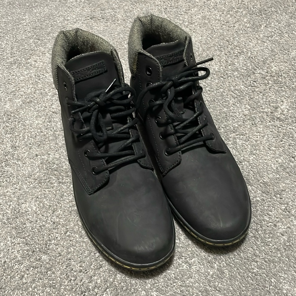Dr Martens AirWair with bouncing soles - Picture 2 of 3